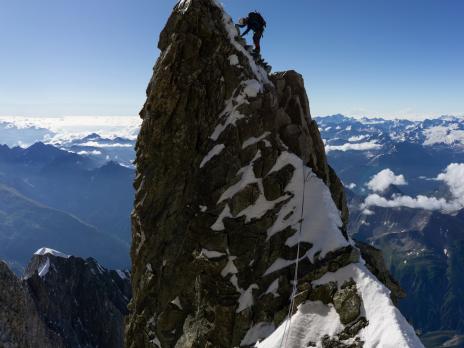 ...avec un joli gendarme