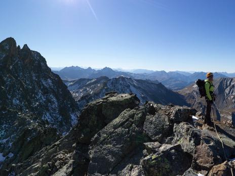 Vue sur Bellaval depuis la tête d'Enclave.