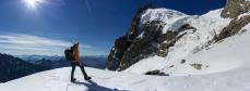 Sur l'arête qui borde le glacier rive gauche, après le 1er rappel.