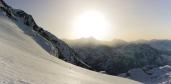 Lever de soleil sur le glacier suspendu de la Sache