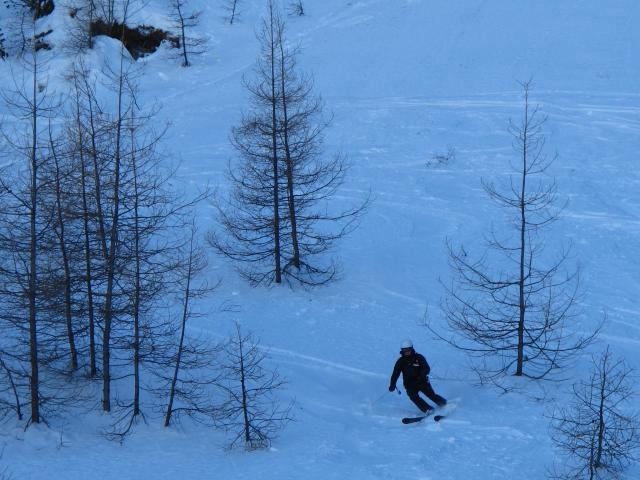 ski dans le bas du couloir - Peisey Nanacroix