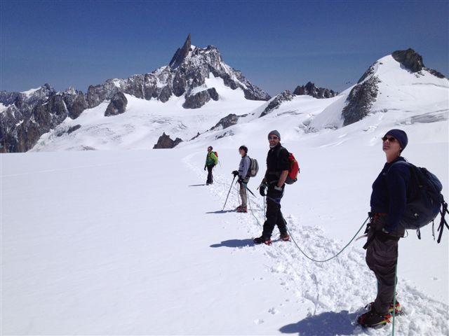 Randonnée glaciaire dans le massif du Mont Blanc
