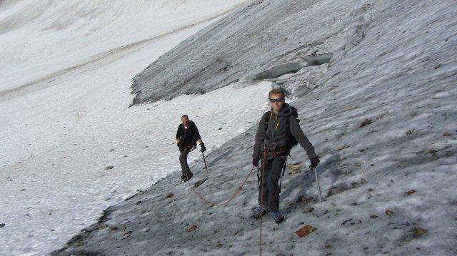 randonnée glaciaire, remontée de la pente de glace