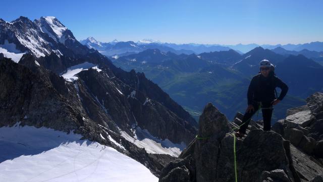 Franck avec les Grandes Jorasses, le Grand Combin, le Cervin, le Mont rose