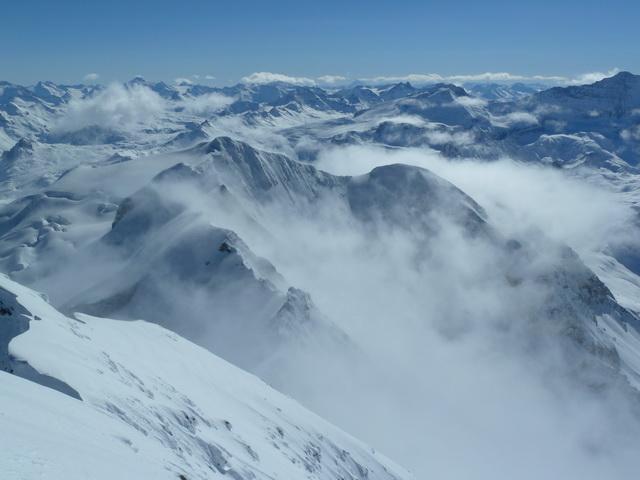 Dôme de la Sache vue du sommet du Mont Pourri.