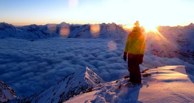 Levé du soleil depuis l'Aiguille Rouge  massif de la Vanoise