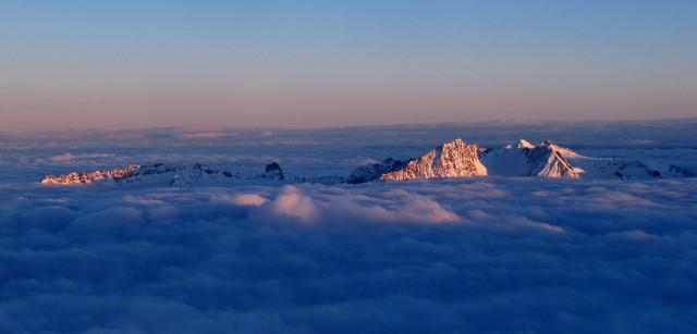 Levé du soleil sur le massif du Beaufortain