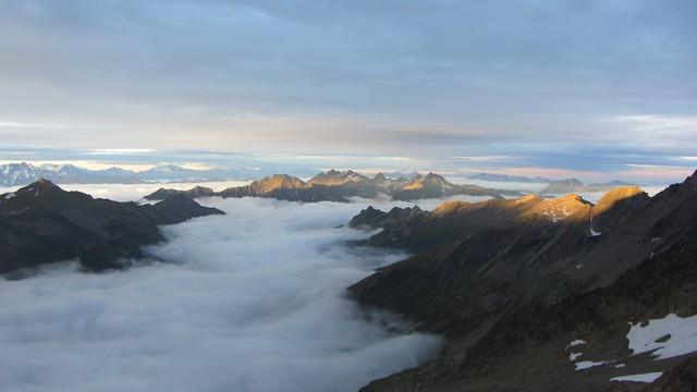 Mer de nuage au départ du refuge Robert Blanc