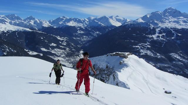 Ski de randonnée au dessus du fort de la Platte