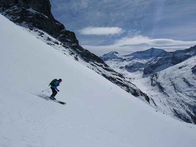 Dans la longue descente versant sud.