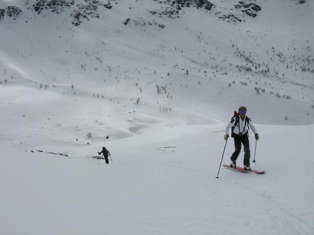 En montant