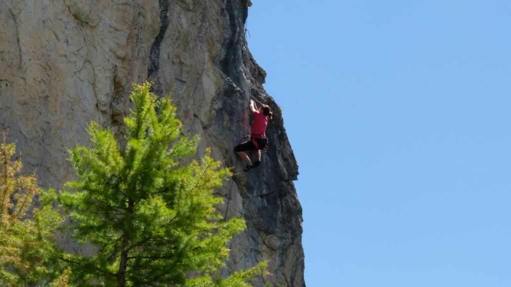 En pleine action au Chevril. Escalade en Vanoise
