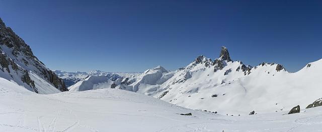 Col du grand Fond : vue vers la Pierra Menta.