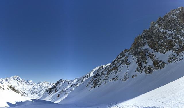 Sous la face nord de la Nova.