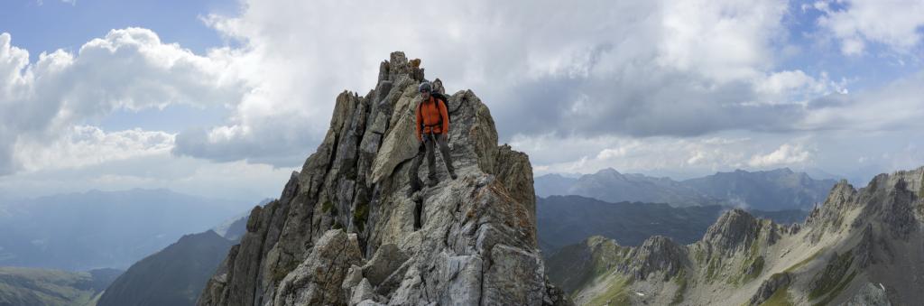 Sur l'arête en direction de col de la Nova