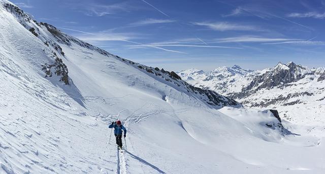Montée à la petite aiguille Rousse.
