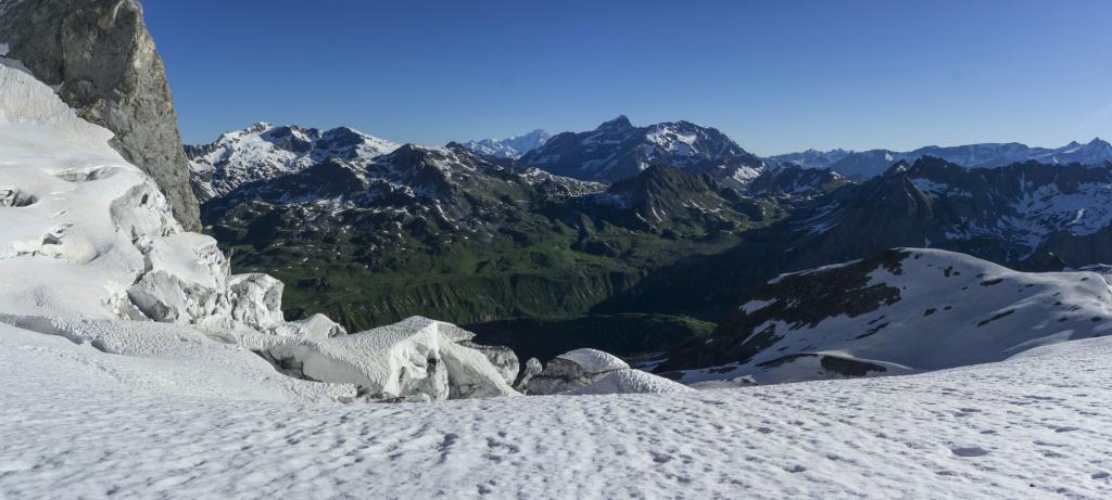 Les crevasses du glacier de l'épéna.