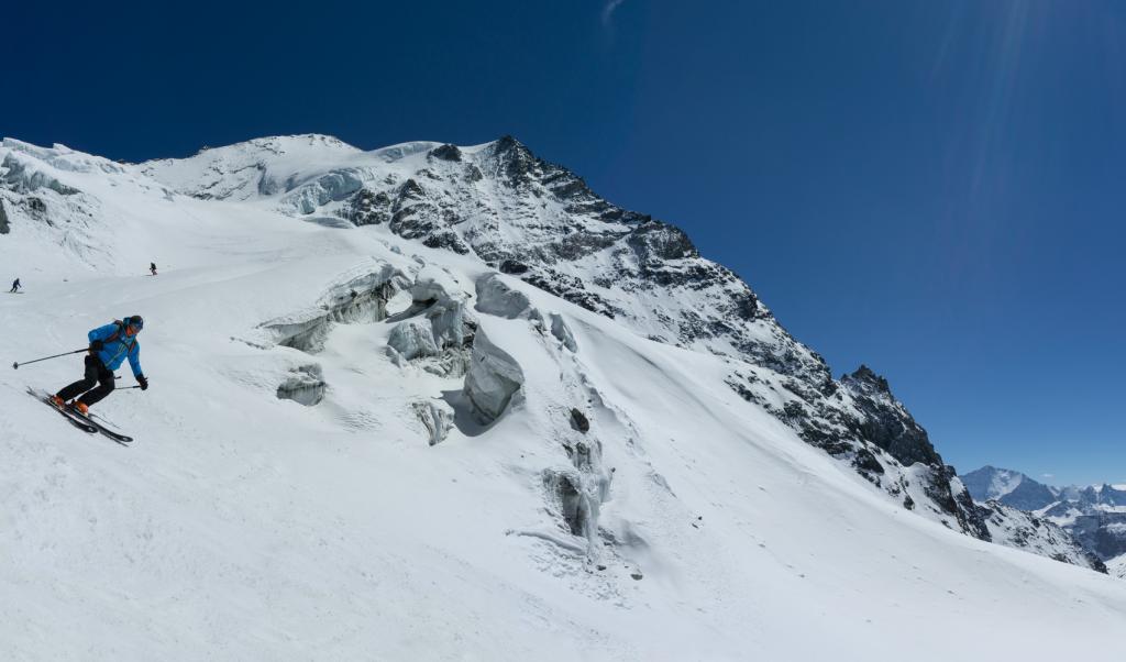Au milieu des crevasses, sous le mont Pourri.