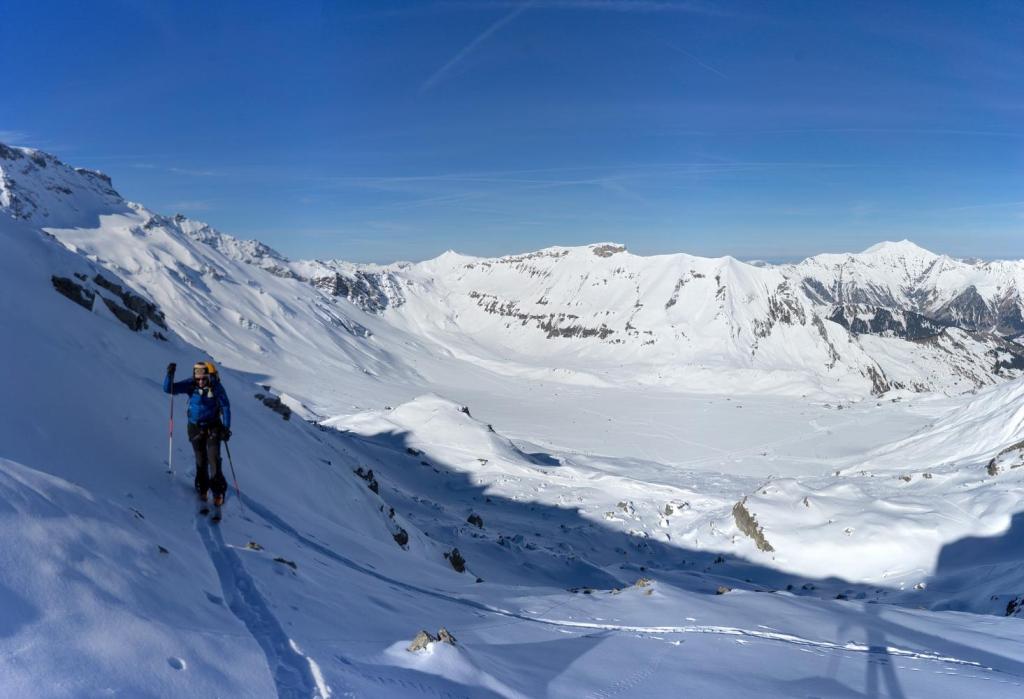 vue sur le très beau cirque d'Enstligenalp