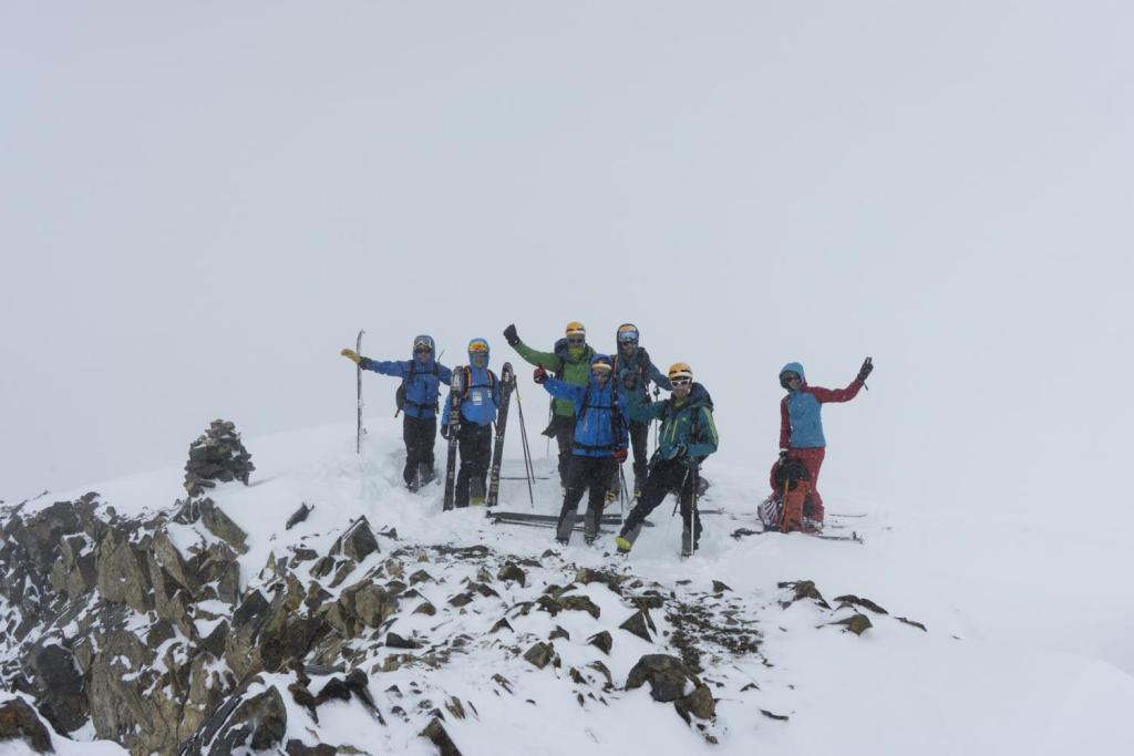 Photo de groupe au sommet (4500m) et retour du mauvais temps