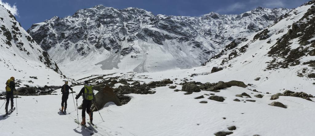 En sortant du village de Vandarbon pour remonter la vallée d'Hésarchal.