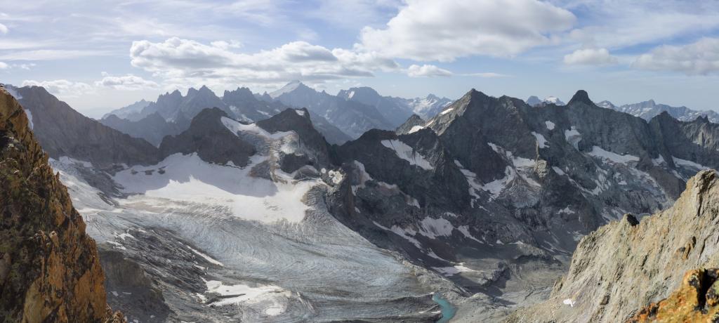Panorama  sur la tête du Replat et la gandolière