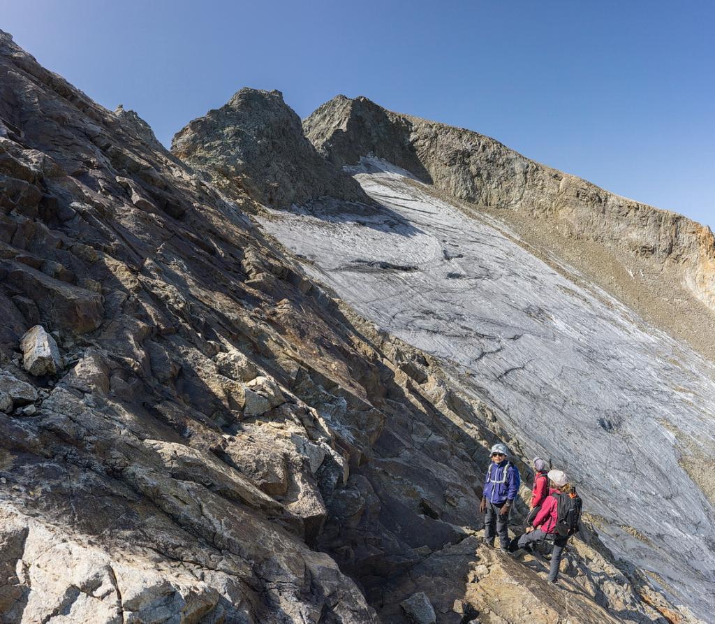 Encore un glacier moribond! L'arête n'est plus très loin.