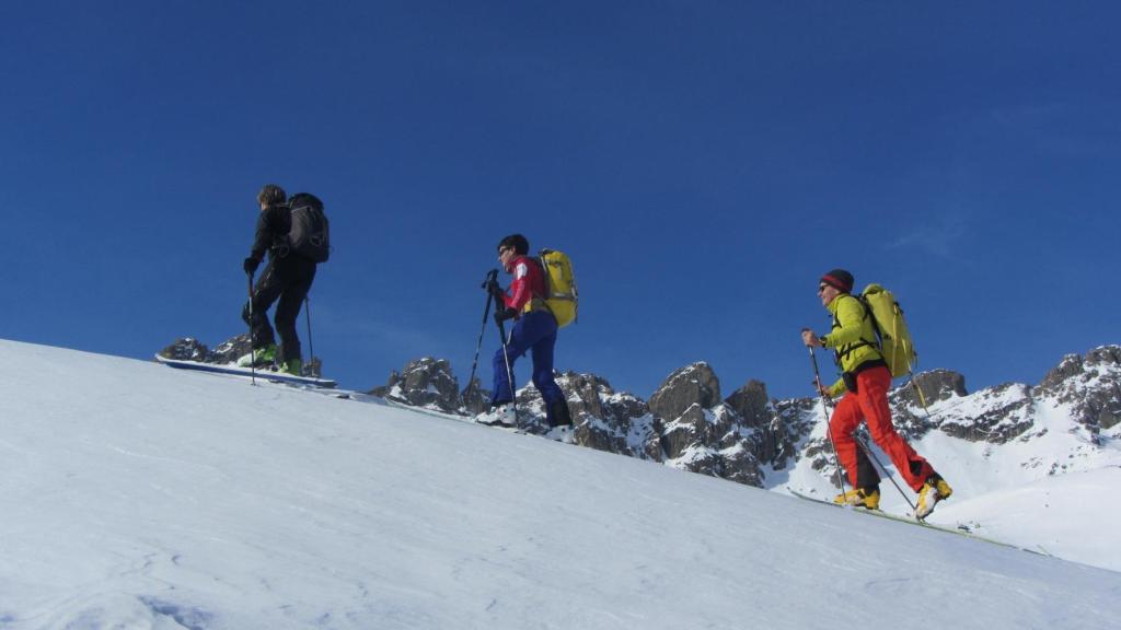 ski de randonnée dans le Beaufortain - montée au col de Portette 