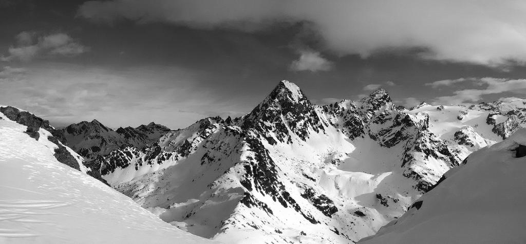 Le grand Assaly vu en montant aux dents rouges