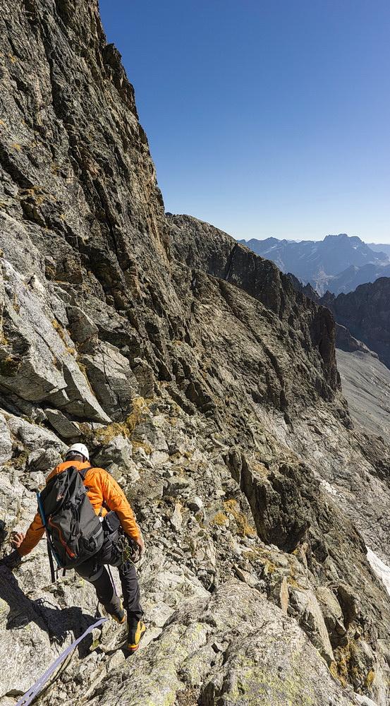 En bas du couloir, le début de la grande vire.
