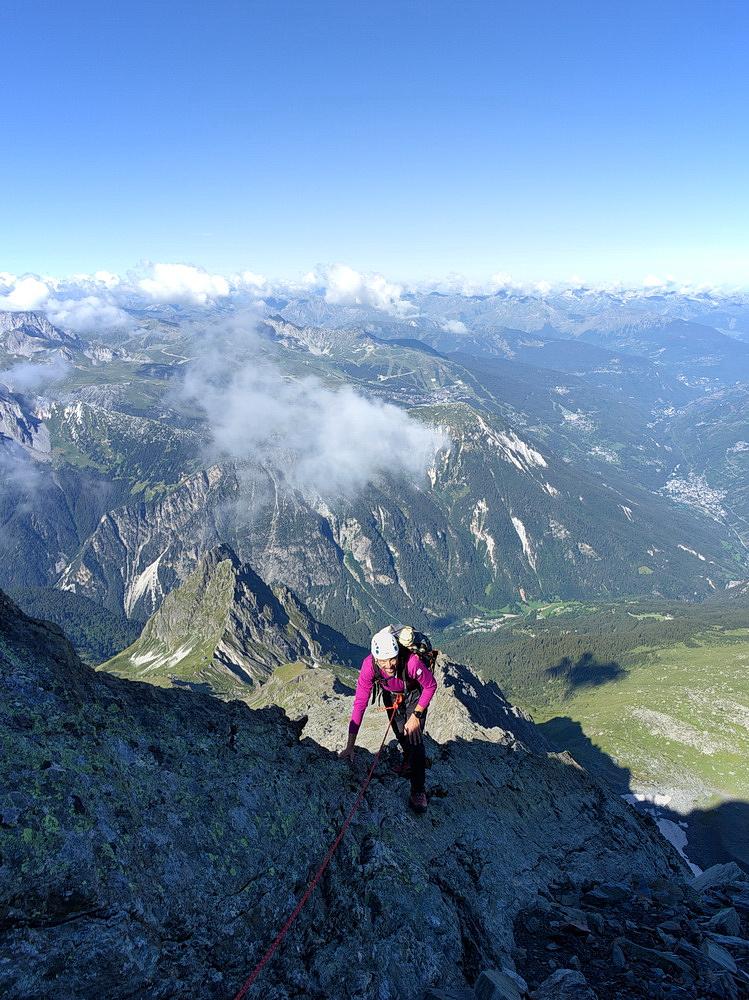 Sur l'arête ouest, tout près du sommet.