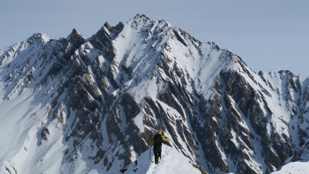 L'arête partant du sommet vers l'Est