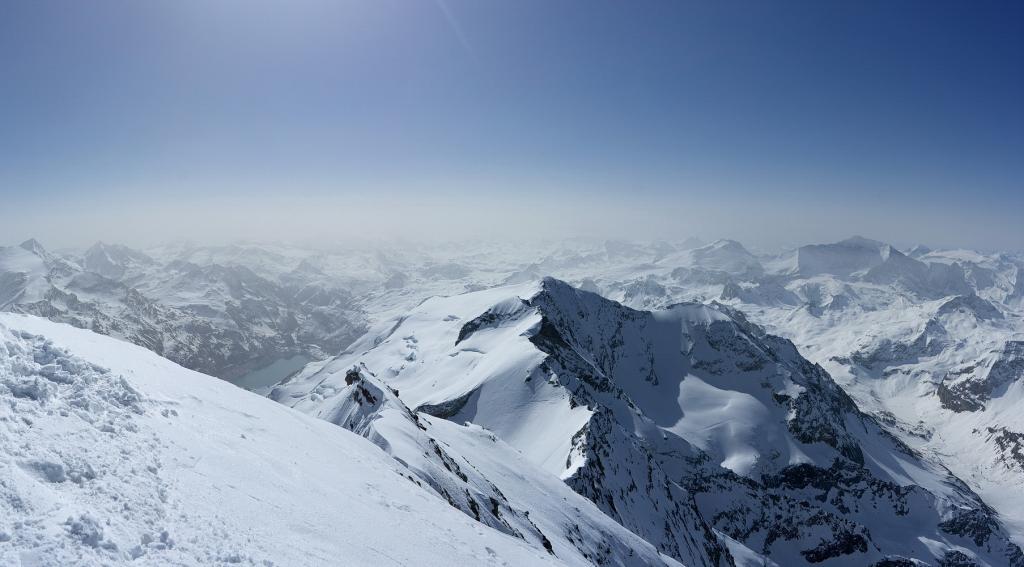 Vue du sommet vers la Sache et les platières.